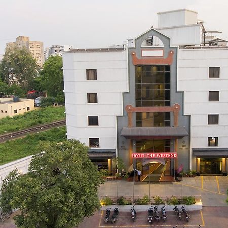 Hotel The Westend Ahmedabad Eksteriør bilde