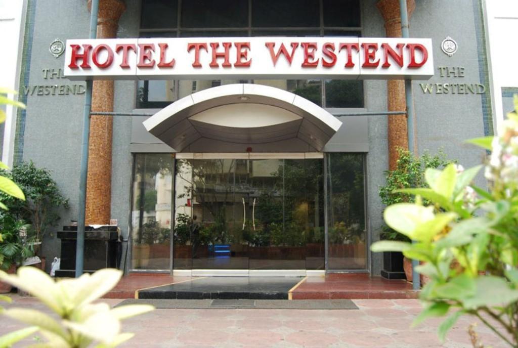 Hotel The Westend Ahmedabad Eksteriør bilde