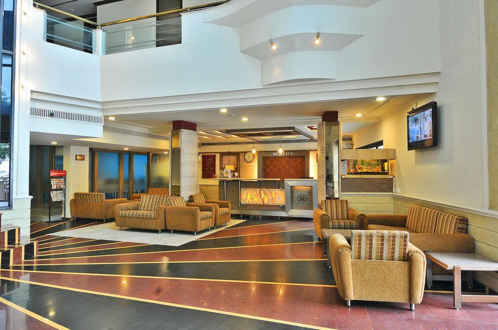 Hotel The Westend Ahmedabad Eksteriør bilde