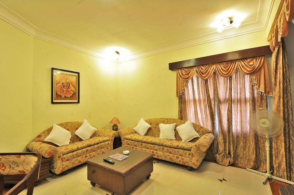 Hotel The Westend Ahmedabad Eksteriør bilde