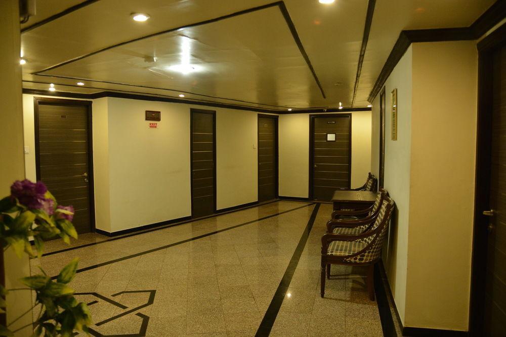 Hotel The Westend Ahmedabad Eksteriør bilde