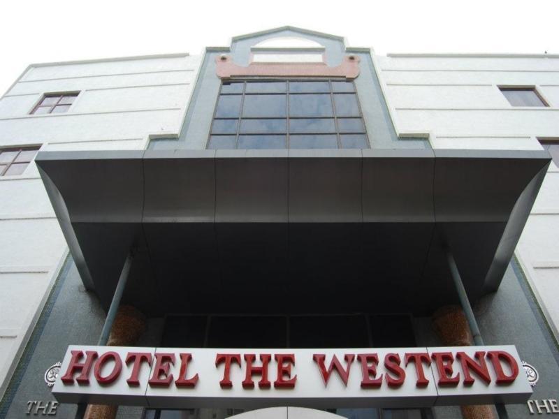Hotel The Westend Ahmedabad Eksteriør bilde