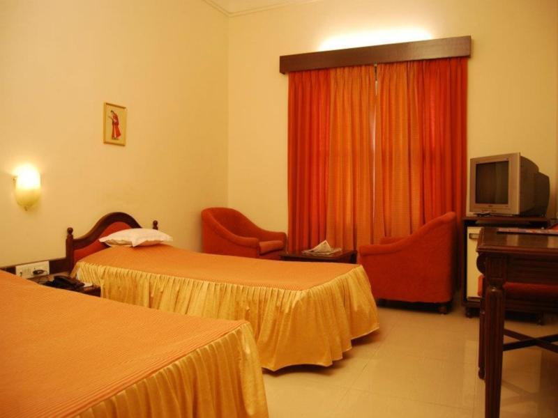 Hotel The Westend Ahmedabad Eksteriør bilde