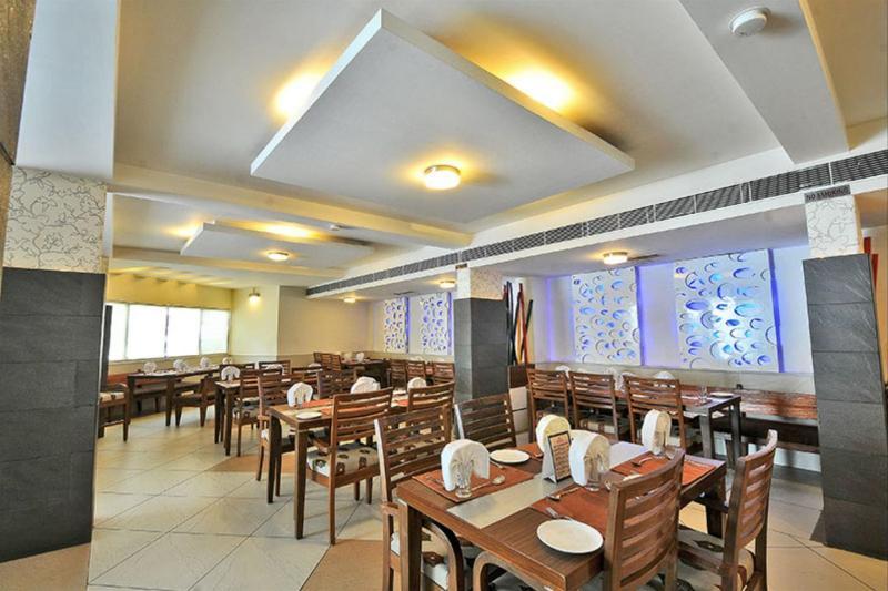 Hotel The Westend Ahmedabad Eksteriør bilde