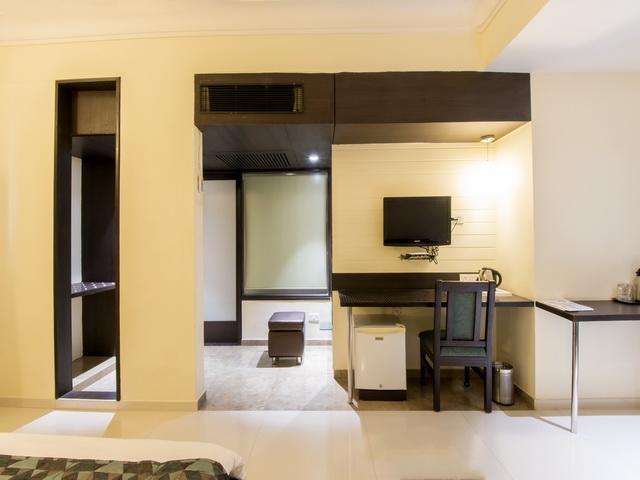 Hotel The Westend Ahmedabad Eksteriør bilde