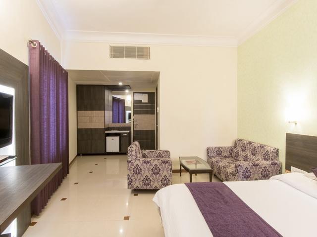Hotel The Westend Ahmedabad Eksteriør bilde