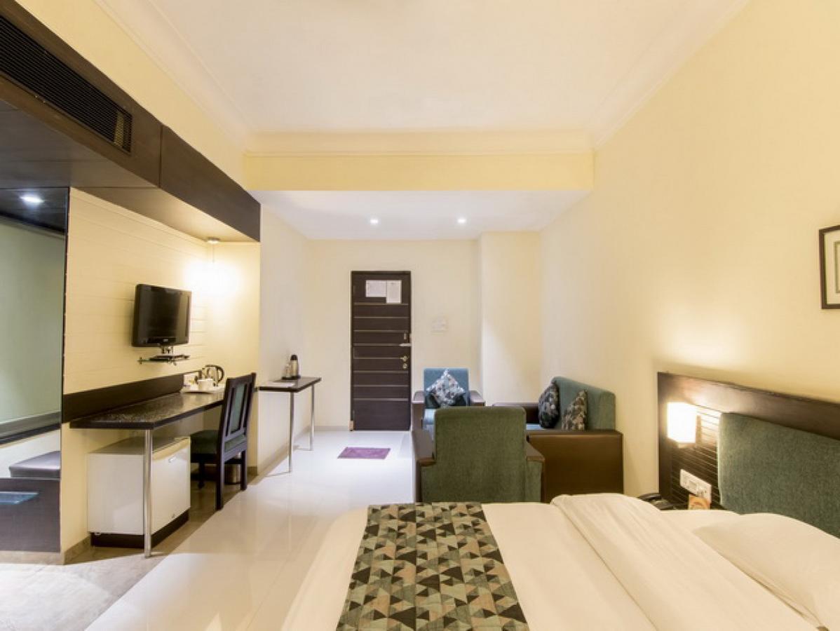 Hotel The Westend Ahmedabad Eksteriør bilde