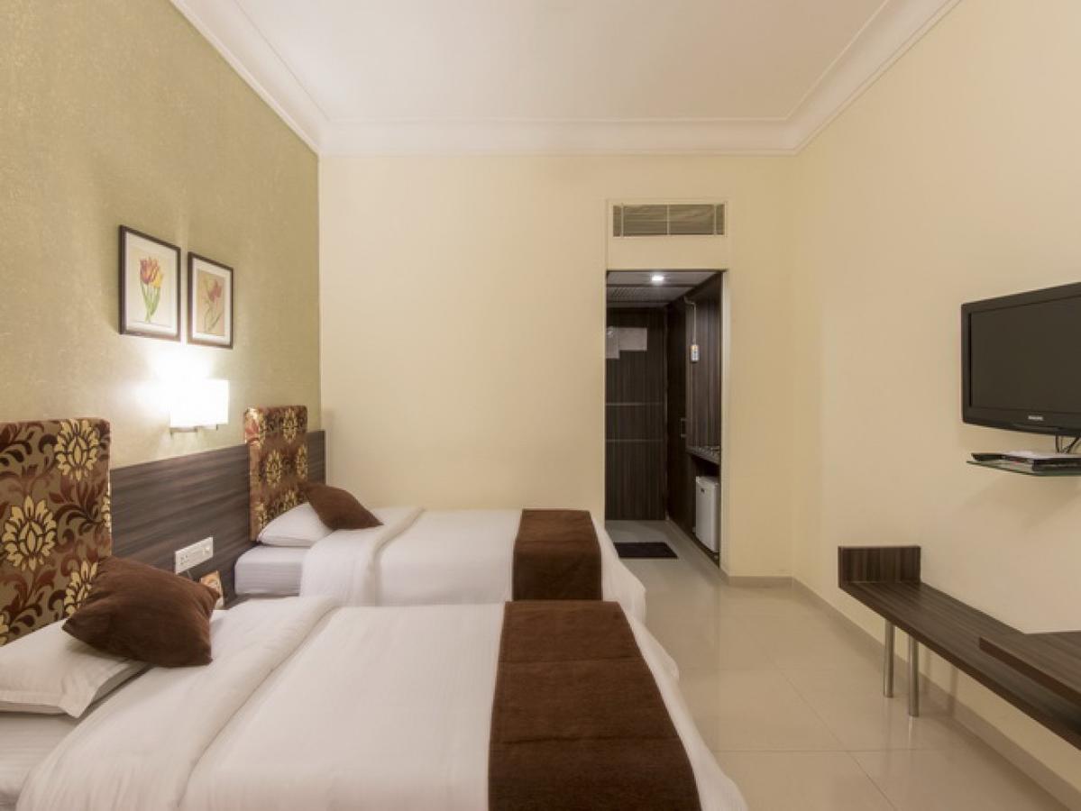 Hotel The Westend Ahmedabad Eksteriør bilde