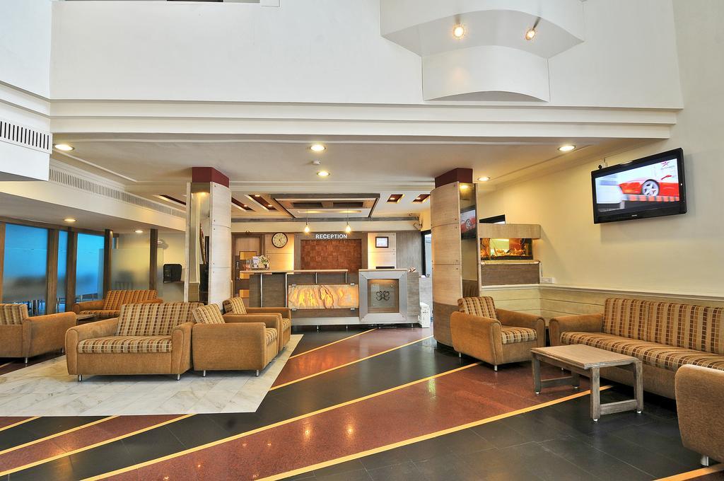 Hotel The Westend Ahmedabad Eksteriør bilde